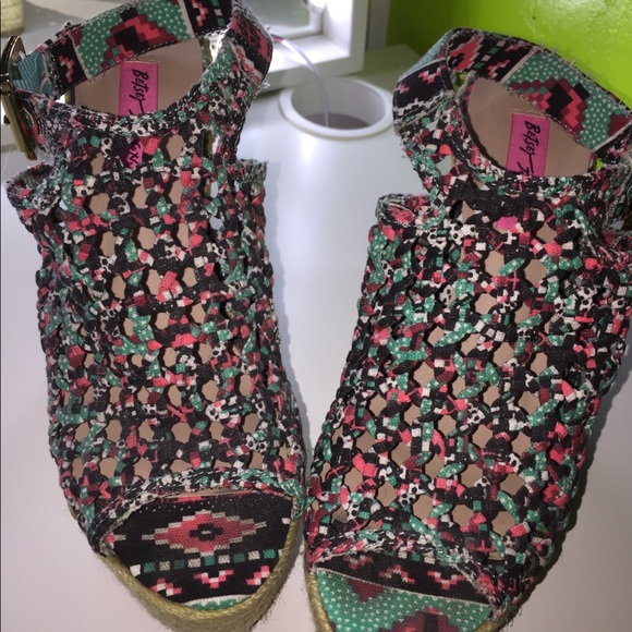 Betsey Johnson wedges - Picture 4 of 4